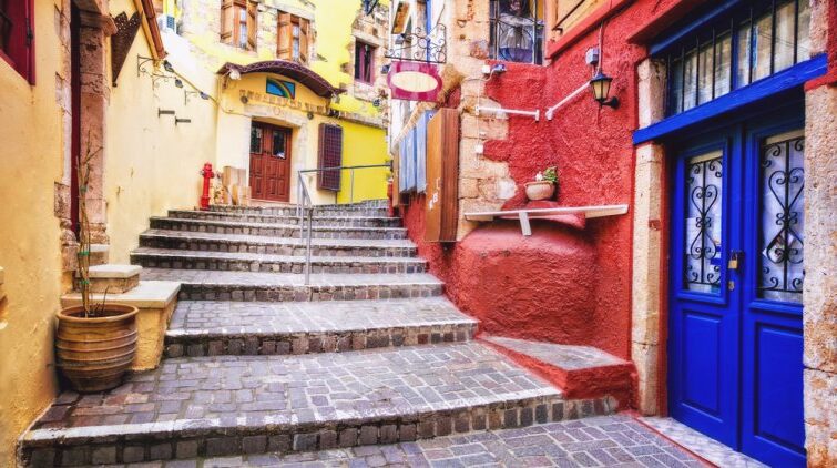 Serie Colores de Grecia: calles vibrantes del casco antiguo de Chania, isla de Creta