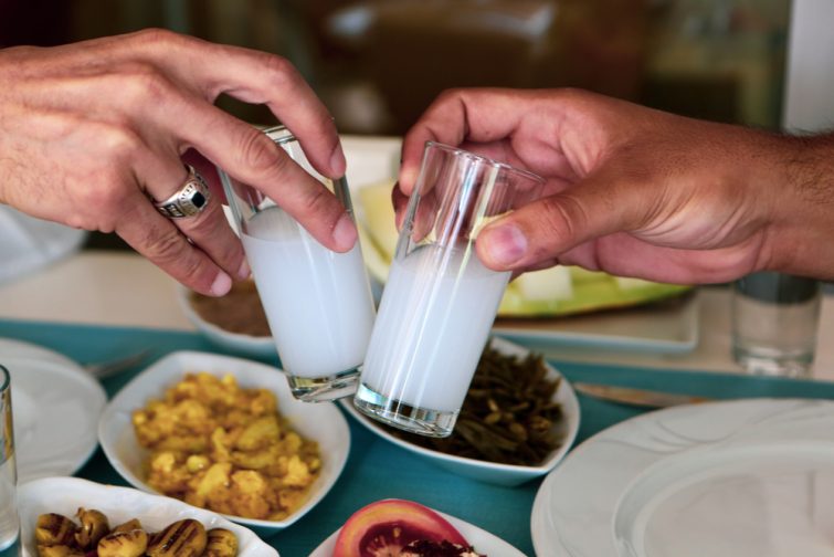 raki-aperitivo-griego