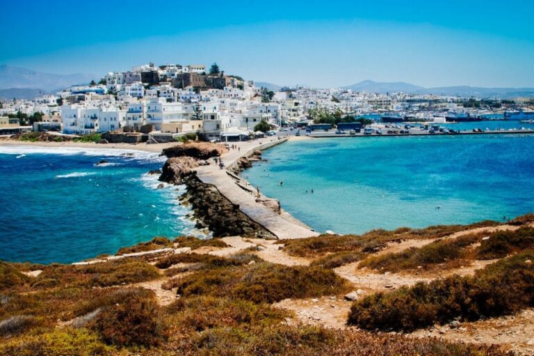 ¿Cómo ir a Naxos desde Atenas en ferry?