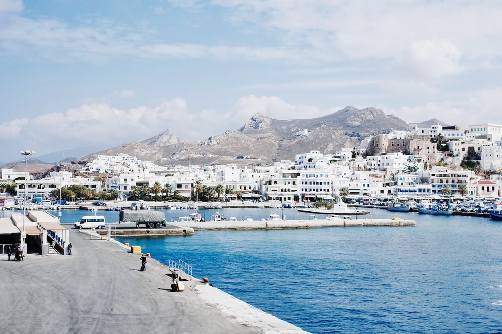 ¿Cómo ir a Naxos desde Mykonos en ferry?