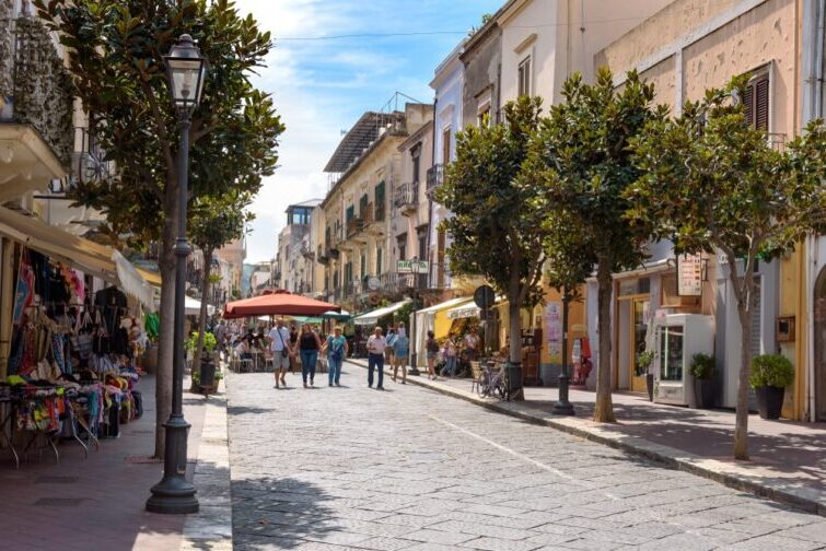 Corso Vittorio Emanuele - visitar Lípari