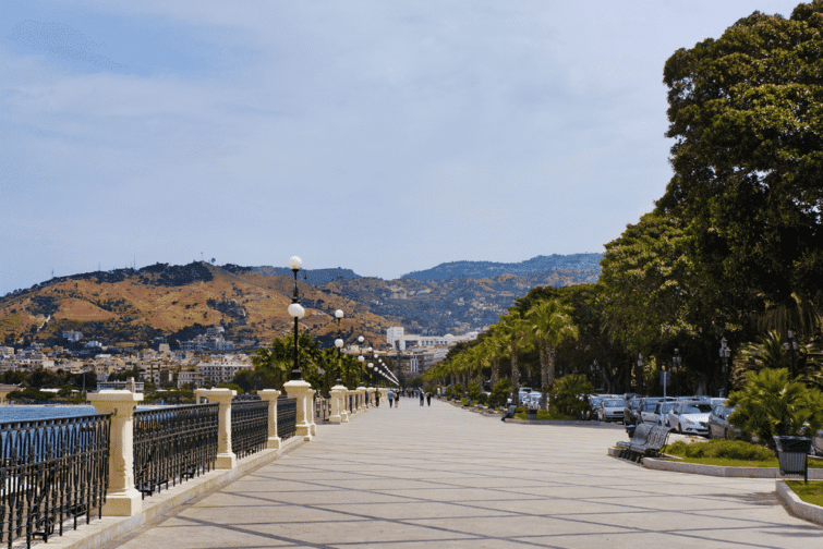 Paseo marítimo de Falcomata