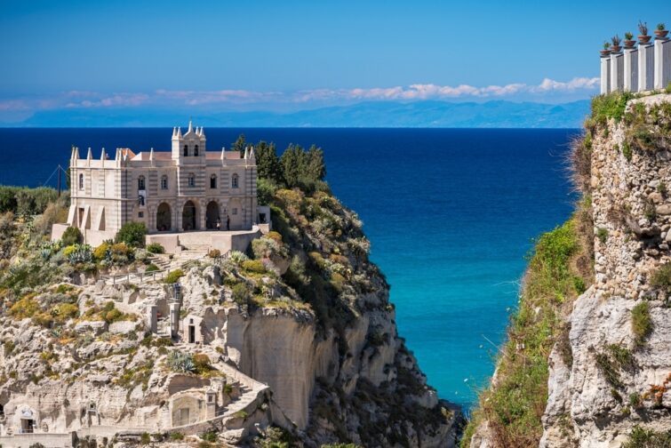 Santuario de Santa María dell'Isola
