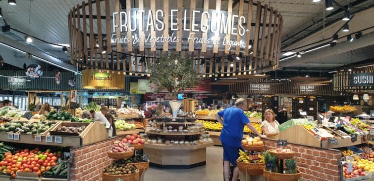 Puesto de frutas y verduras en el mercado de Lagos