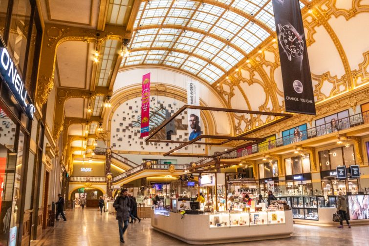 de centro comercial en centro comercial