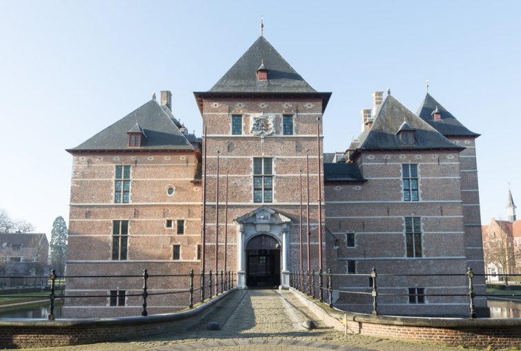 castillo de los duques de Brabante - participación