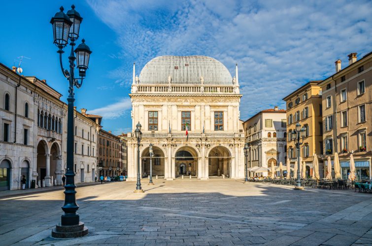 Visita Piazza della Loggia Brescia